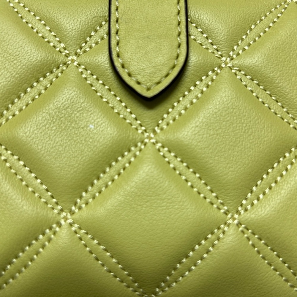 Kate Spade Pale Chartreuse Quilted Wallet NWOT - Picture 4 of 12